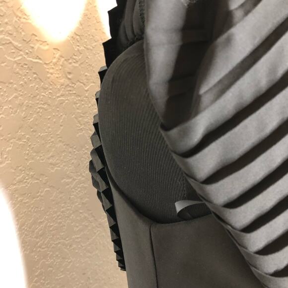 Frank Lyman Design black pleated shoulder overlay sheath dress size 6 - Picture 6 of 13